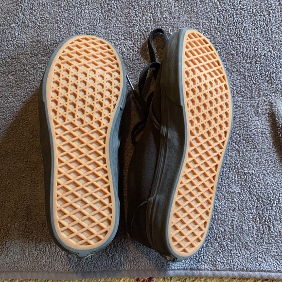VAN’S size 5 Youth - Picture 2 of 7